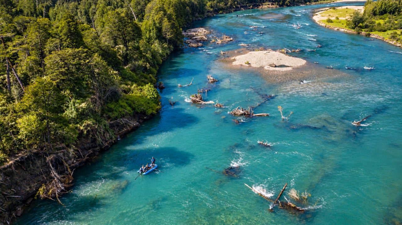 Floating the turquoise Rio Baker